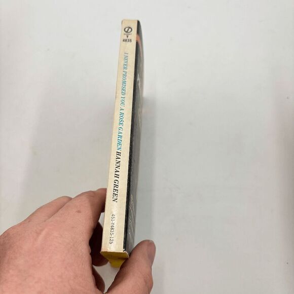 I Never Promised You A Rose Garden by Hannah Green 1964 Vintage Paperback Signet - Picture 2 of 6